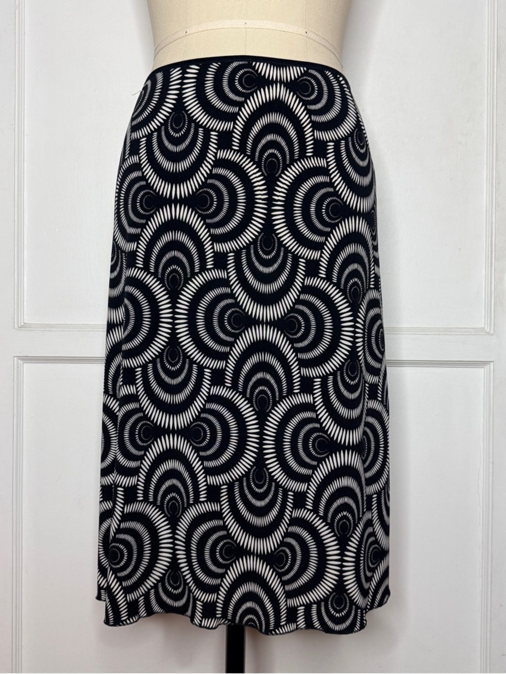 Wrapper black and white midi skirt